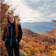 Laureata offro lezioni o aiuto compiti per studenti di scuole elementari, medie e superiori, in tutte le materie